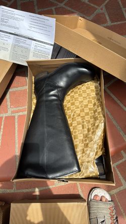 Women’s UGG size 12