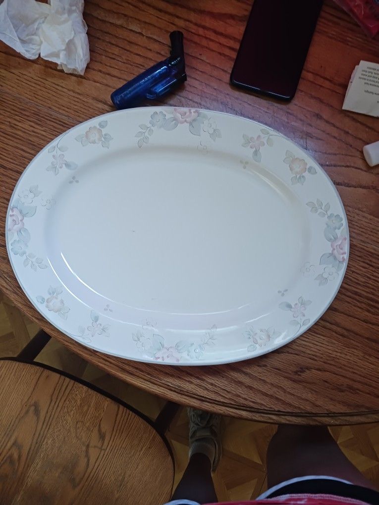 PFALTZGRAFF Wyndham Serving Platter