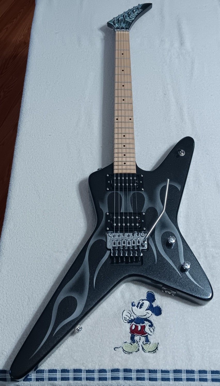 Tracii Guns Voyager Electric Guitar