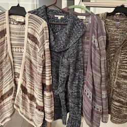 Women’s Sweaters-Medium