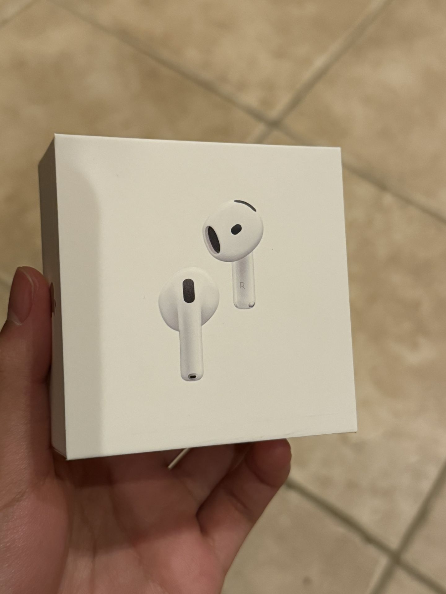 AirPods 4