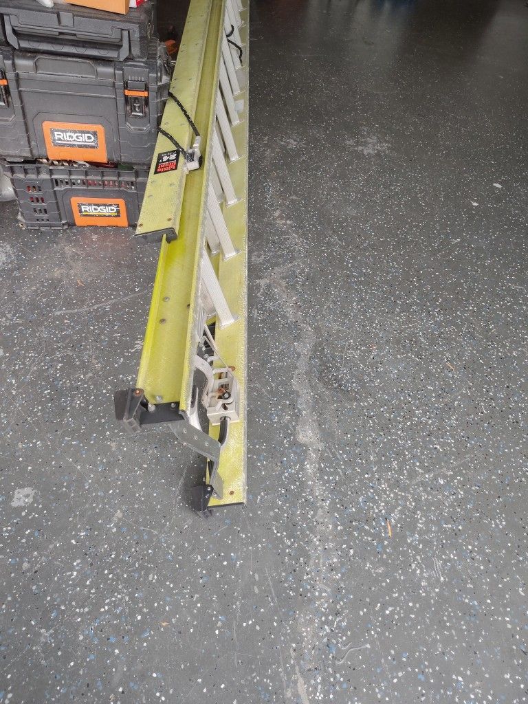 Extension Ladder 24'
