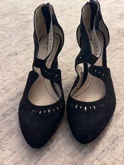 LifeStride Black Cutout Heels - Size 7