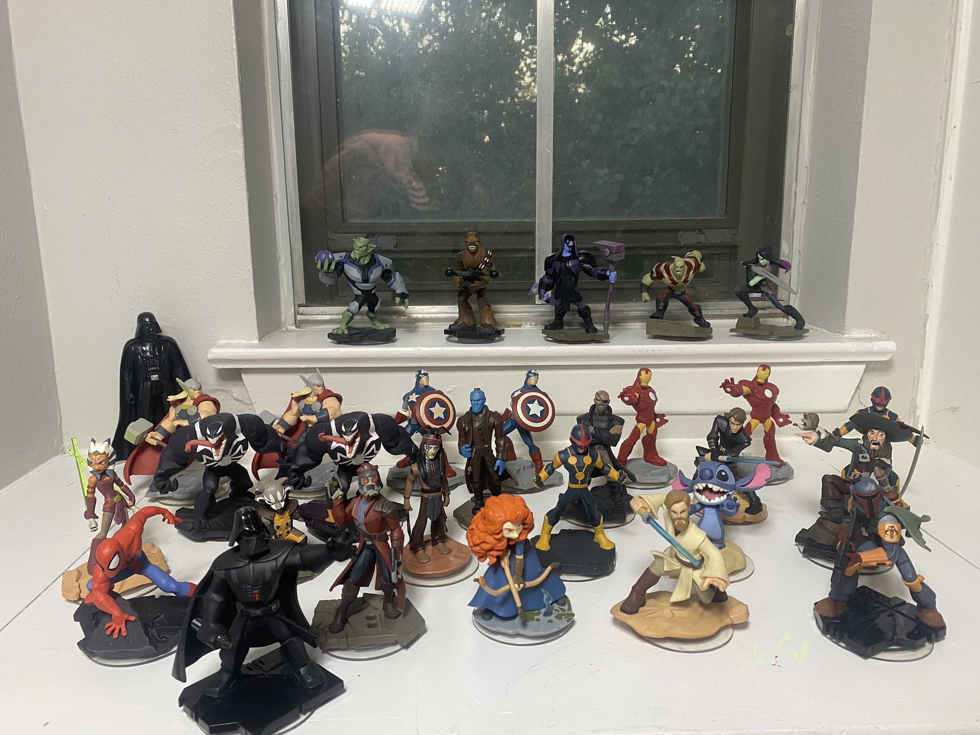 Disney Infinity Collectible Lot Of  30 