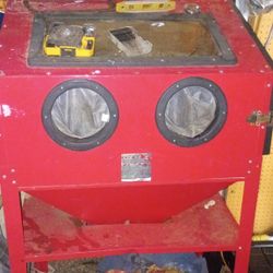 Sand And Glass Bead Blast Box With Portable High Compression Tank And Nozzle