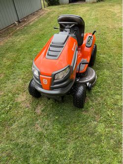 Husqvarna riding lawn mower 42” mow deck