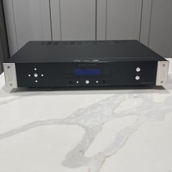 Emotiva UMC-200 7.1 Pre - Amp Surround Sound Processor