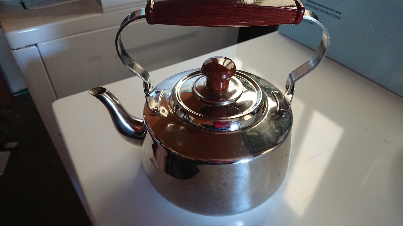 Tea kettle
