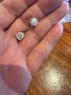 4ct Lab diamond earrings 14kt  no