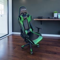 S-Racer Green Black Full Recline Computer Gamer Chair! Good condition, right arm rest is broken a little