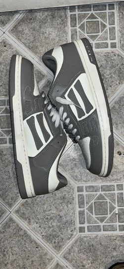 Grey and white amiri