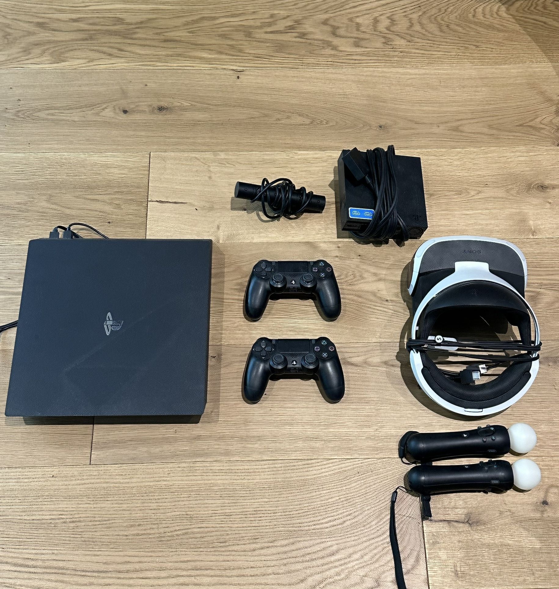 PLAYSTATION (PS4) 4 + VR