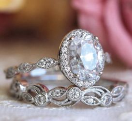 New 18 k white gold engagement ring wedding ring set