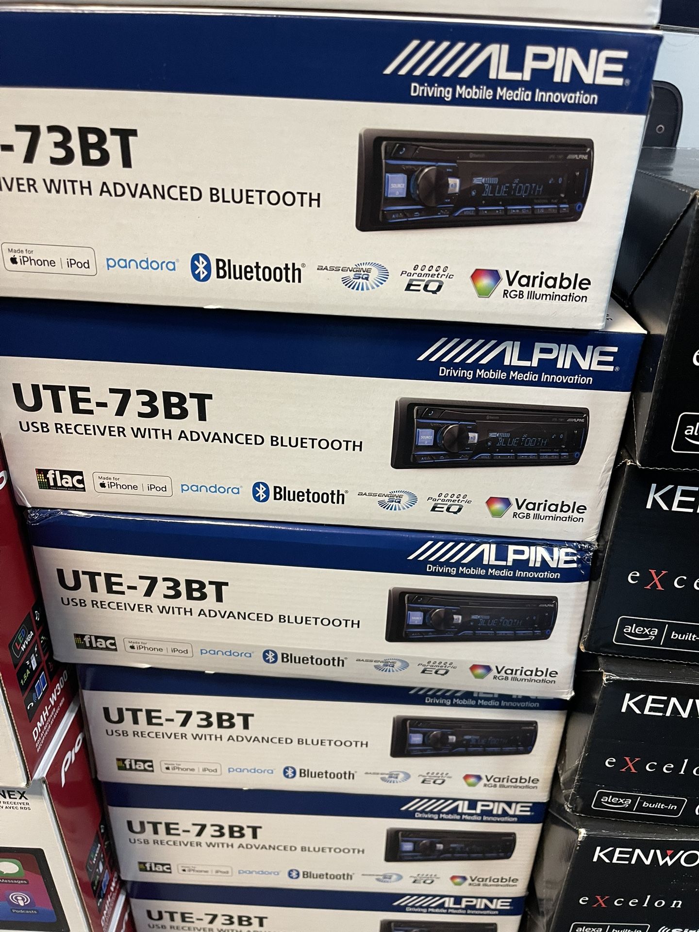 Alpine UTE-73BT Car stereo Digital Media Receiver with Bluetooth USB Aux Am/Fm radio holiday season