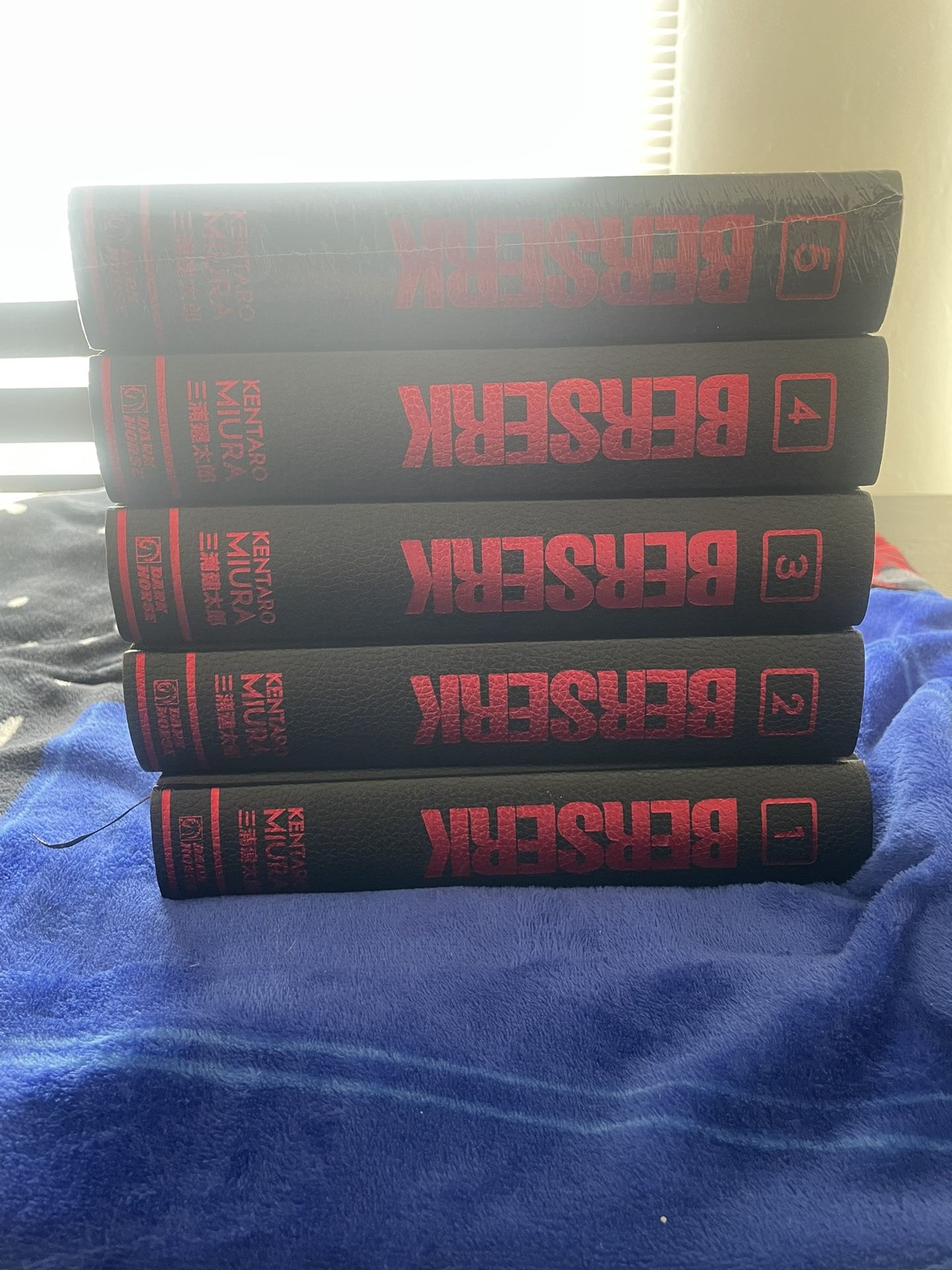 Berserk Deluxe Edition Volumes 1-5