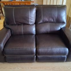 Like New Electric Recliner Loveseat
