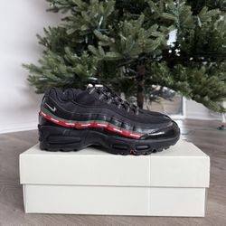 Undefeated X Nike Airmax 95