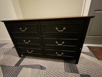 6-Drawer Dresser ā Black & Wood Finish ā Great Condition