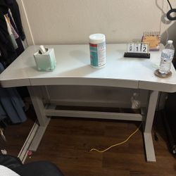 Tresanti Adjustable Height Desk 