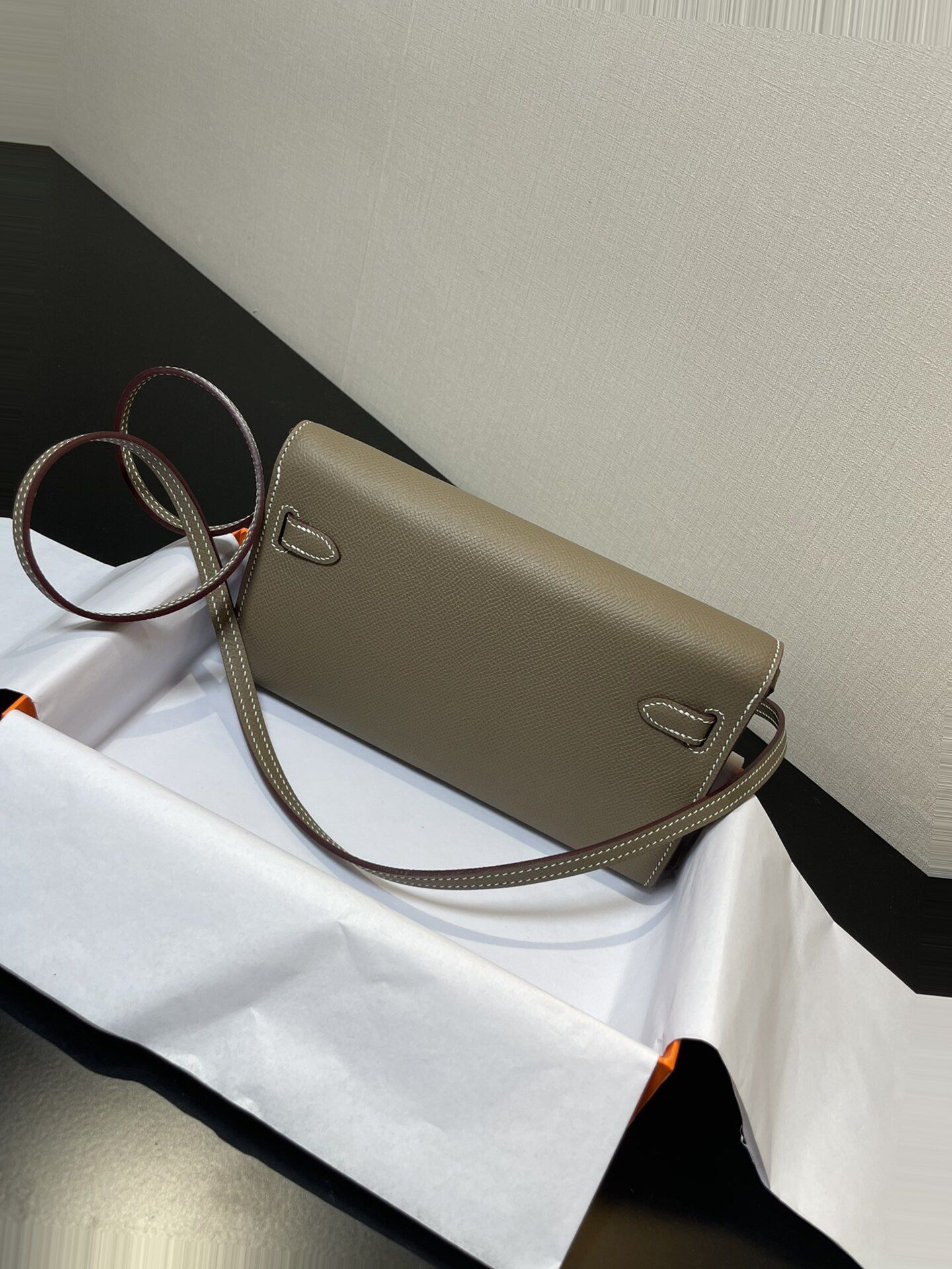 Hermès Epsom Sac à Dépêches 27 - Orange Handle Bags, Handbags - HER540230