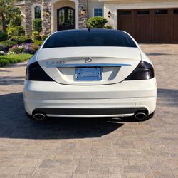 Mercedes Benz Cls550 Clean Title!  