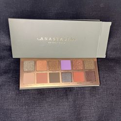 Anastasia Beverly Hills Nouveau Eyeshadow Palette