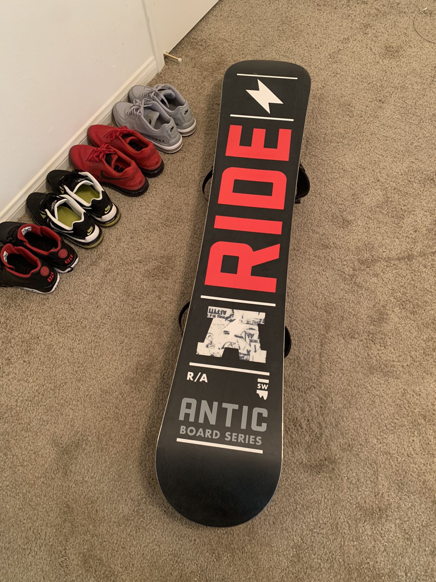 Ride Brand Snowboard Size 158 for Sale in Vegas, NV - OfferUp