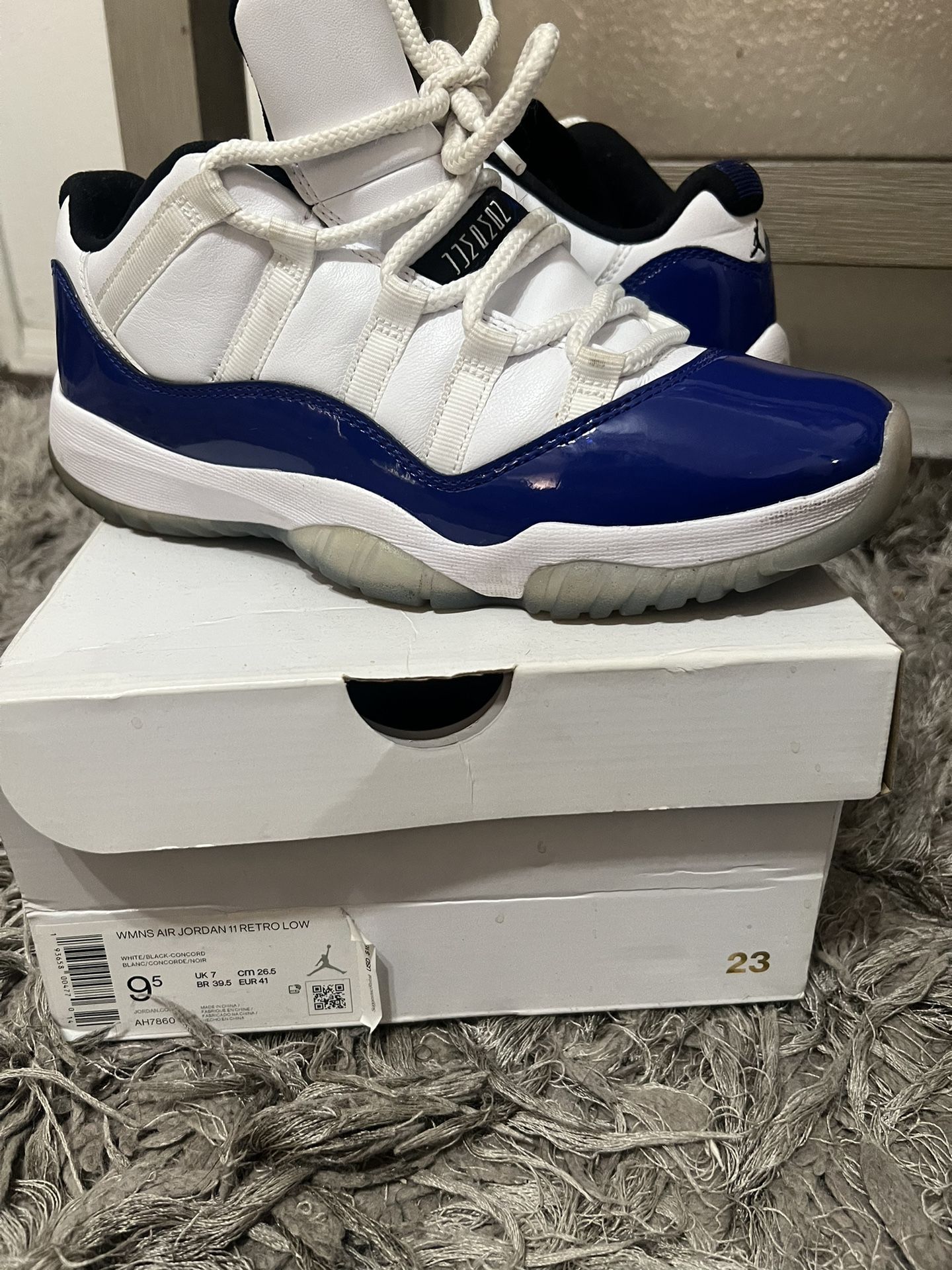 Women’s Air Jordan 11 Retro Low White/black/concord