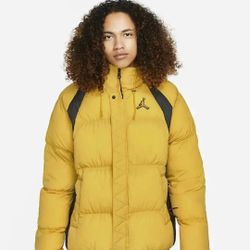 Jordan Men's Yellow Long Sleeve Full Zip Hooded Essentials Puffer Jacket Size M
