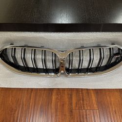 BMW Genuine 2019-22 M8  Front Grille