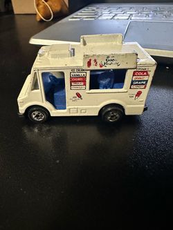 vintage 1983 Hot Wheels Good Humor Ice Cream Truck