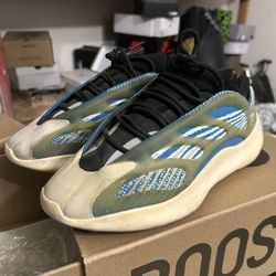 Size 11 adidas Yeezy 700 V3 Arzareth