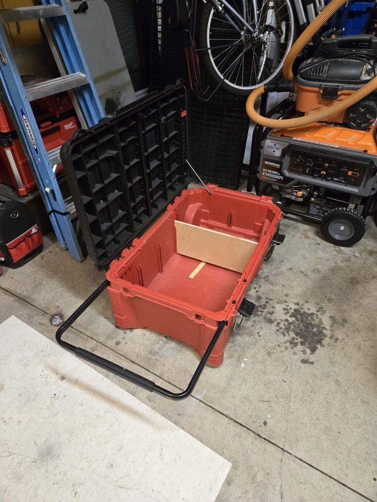 Milwaukee Large Tool Box