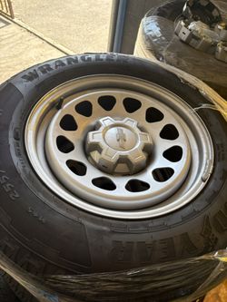 4 Sets Of Chevrolet Colorado & GMC Canyon Rims And New Tires