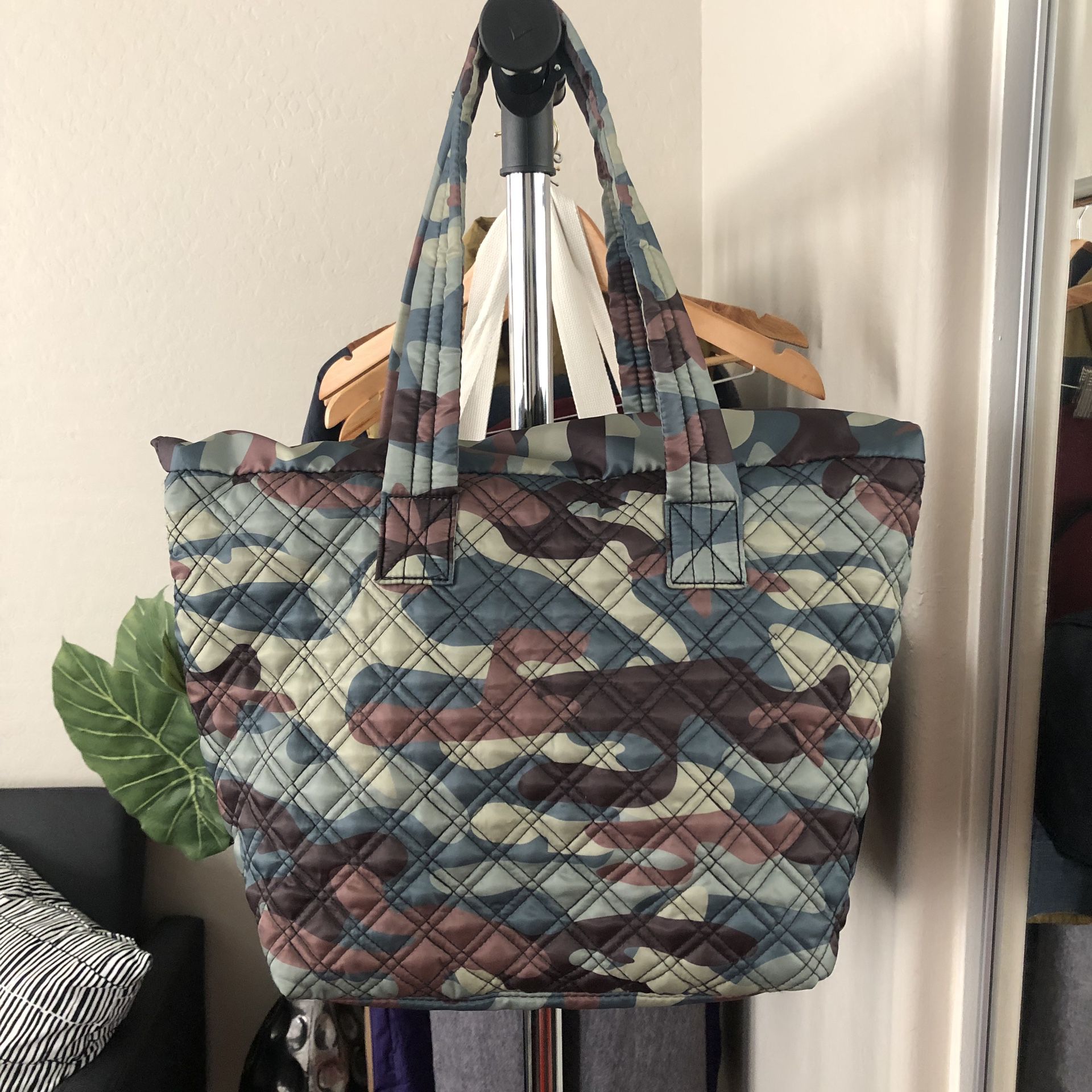 SR Squared Sondra Roberts Quilted Camo Tote Bag -brand new