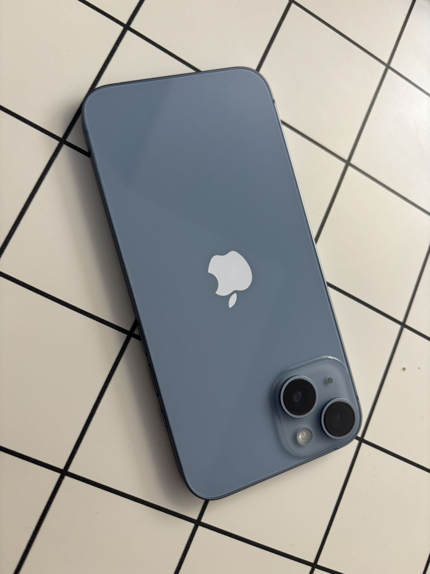 APPLE IPHONE 14 — 128GB GSM UNLOCKED