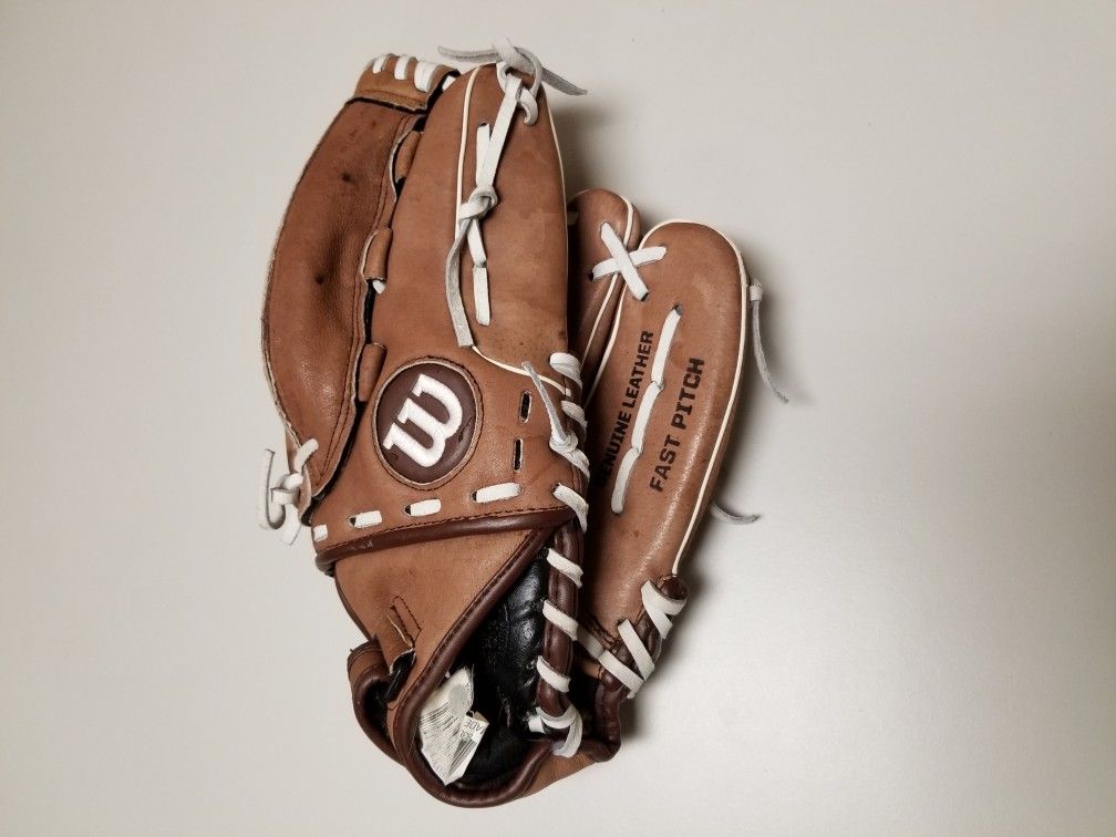 11.5 inch baseball glove. A44011.5