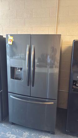 Like new Frigidaire refrigerator
