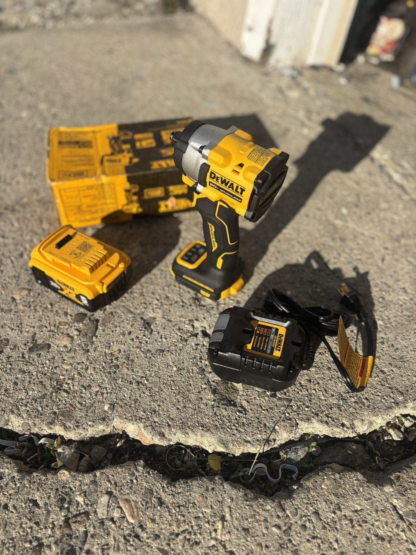 Impacto Dewalt. Atomic. Batería Y Cargador