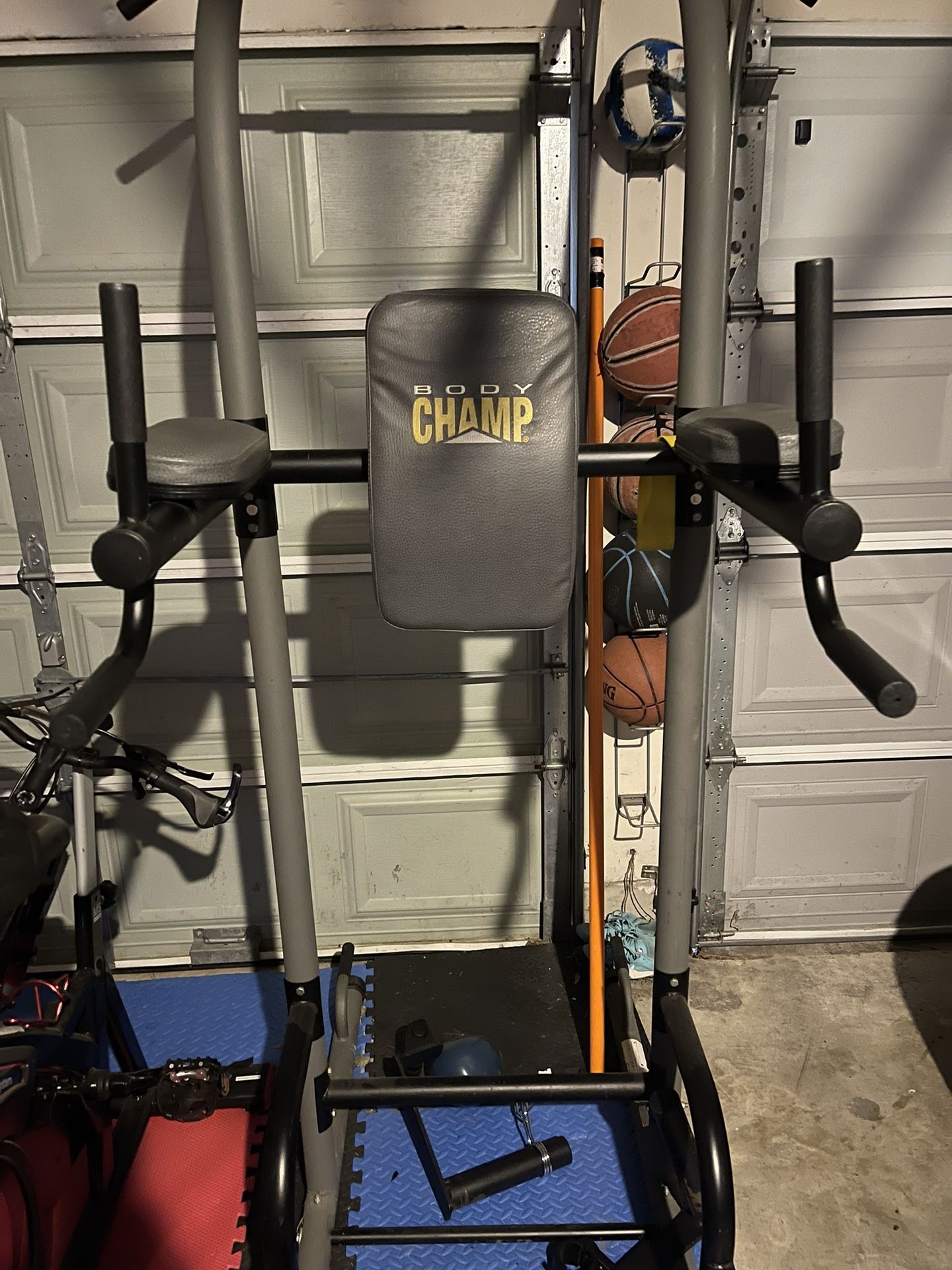 Weider Club 500 Weight Bench And Weights for Sale in Houston, TX OfferUp