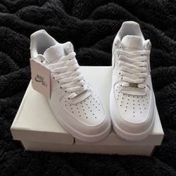 New Nike Air Force 1 Size 11