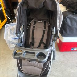 Chicco Bravo® 3-in-1 Trio Travel System, Bravo® Quick-Fold Stroller with KeyFit® 30 Infant Car Seat and Base, Car Seat and Stroller Combo | Parker