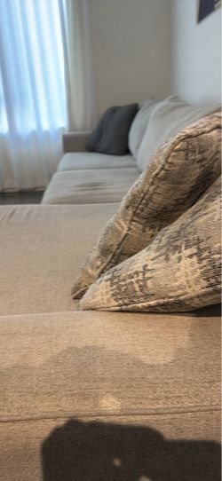 Living Spaces Large Sectional Sofa with Chaise – Light Gray – Good Condition
