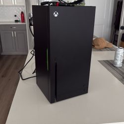 Xbox Series X Mini Fridge