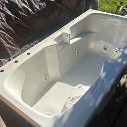 Jacuzzi Bathtub