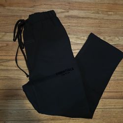 Essentials Sweatpants Medium 