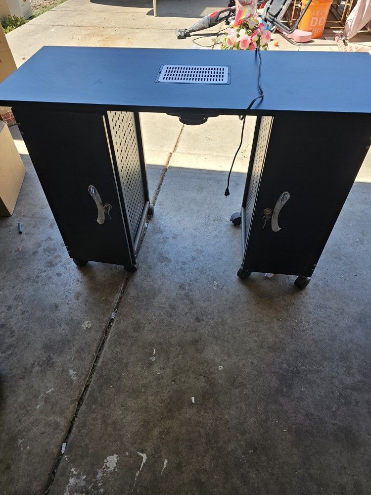 Brand New Nail Station