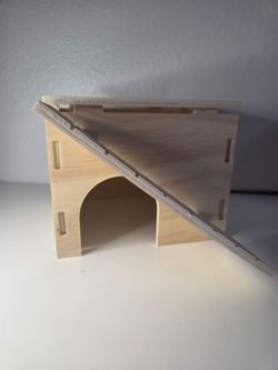 Guinea pig hideout NEW