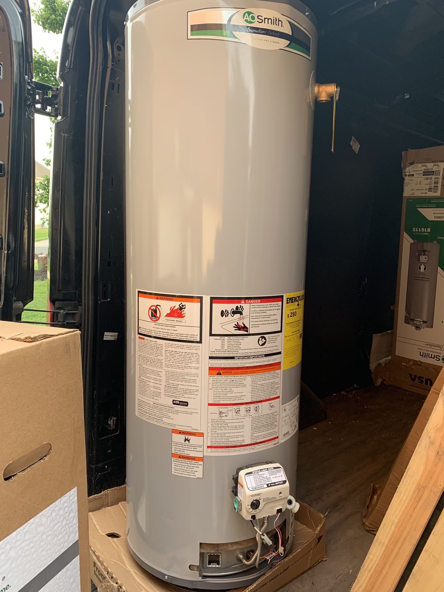 A.O. Smith Signature 50-Gallon Tall 6-year Limited 40000-BTU Natural Gas  Water Heater Item # 962540 Model # G6N-T5040NVR for Sale in Columbus, NJ -  OfferUp