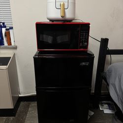 Mini Fridge - Microwave - Air Fryer